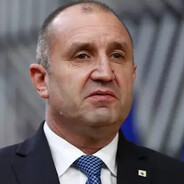 РУМЕН РАДЕВ