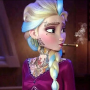 她喜欢蓝色的海