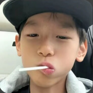 宝宝肚肚打雷了