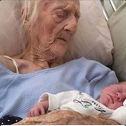 Stara Pani z dzieckiem