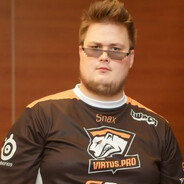 Janusz Snax Pogorzelski