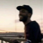 一直游到海水变蓝