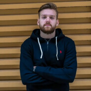 她的眼眸才是真迹