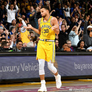 塞黑芝麻的汤圆