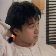 散落的月光穿过了云