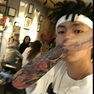 李京泽伸手不见五指