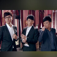 头戴三束发紫金冠圣体