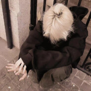 相册里的她好看吗