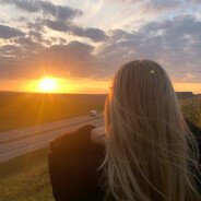 Leah *ੈ✩‧₊˚