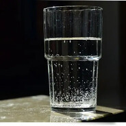 Alkoholfreies Wasser