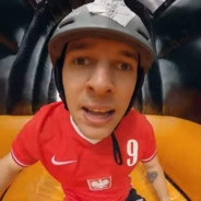 fAkE tHoMaS
