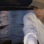 80岁男高拦粪车尝咸淡