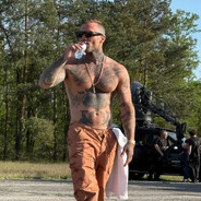 Yᵒᵘ Oᶰˡʸ Lᶤᵛᵉ Oᶰ