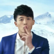 头戴三叉束发紫金冠手持方天画戟吕小布是也