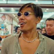 风衣皮靴紧身裤，我叫