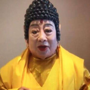 <#E2C2DE>破<#DAB1D5>碎<#D2A2CC>情